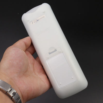 Caso a distanza Oilproof della copertura del silicone inodoro del ODM anti shock per la TV