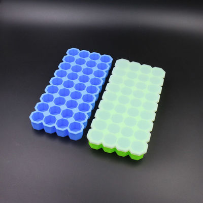 La muffa pratica BPA del ghiaccio del silicone di 36 cavità libera facilmente il pop-up con il coperchio