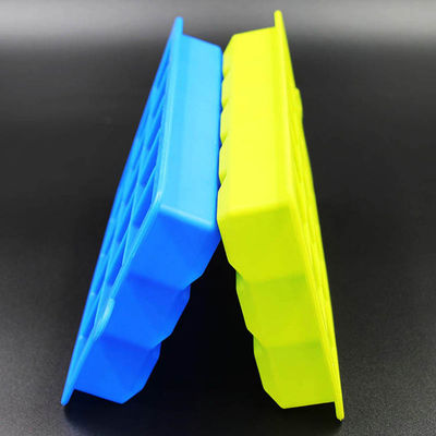 Vassoio per ghiaccio flessibile in silicone inodore, stampo per cubetti di ghiaccio per whisky senza BPA